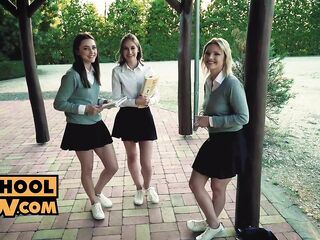 sexo praia - SchoolPOV - Cute teen Zazie Skymm enjoying anal for the 1st time on PornHD