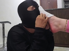 Kristina Mistress - Arab Foot Worship -Mistress Kristina