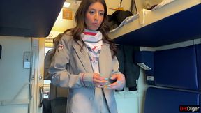 Rabuda deliciosa rebolando o cu para a frente da camera em seu primeiro video sensual - Train Conductor Caught Passenger Jerking Off &mdash;  But Wasn't Confused and Jumped on His Cock