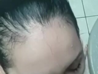 Brincando com a minha buceta melada, ele não aguentou só ver e veio brincar tbm