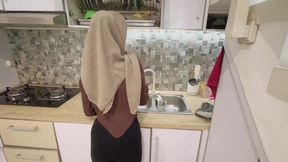 EPS. 22 - Seducing Beautiful Hijab Stepsister While Washing Dishes, Then Inviting Fucking In Malaysia