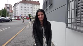 Street babe gets fucked in the woods