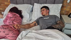 Sharing a bed with my best friend&#039;s girlfriend - she&#039;s so slutty that I eat that pink pussy