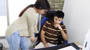 I&#039;m a Hot Bitch in My House and I Fuck My Stepfather&#039;s Employee-creampie - Porn in Spanish