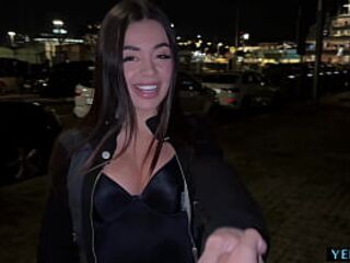 I bang MARTINA SMERALDI in the 1st date - SQUIRTING