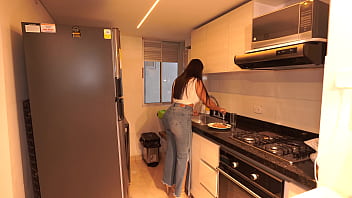 sara estanislau fudendo - My stepmom discovers how inexperienced I am and volunteers to teach me how to masturbate.