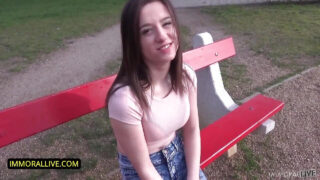 Trio, béant &#8211; Film POV de la mignonne et excitée Gabriella Lati baisée dans le cul par Porno Dan