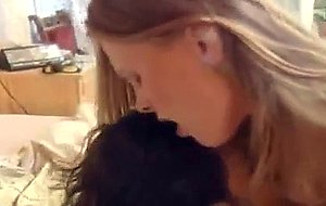 se fute pentru prima data