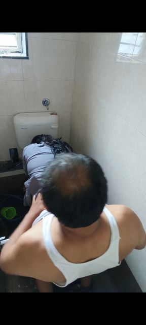 Quick sex with office maid